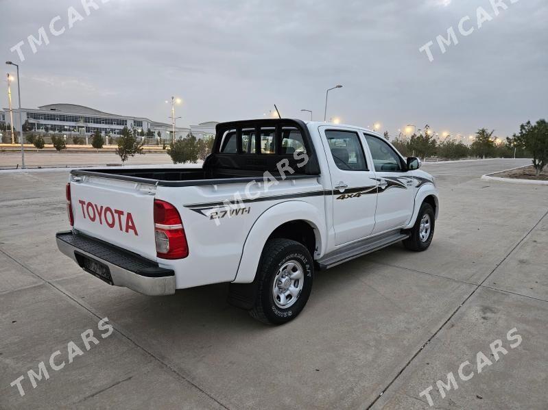 Toyota Hilux 2013 - 290 000 TMT - Балканабат - img 4