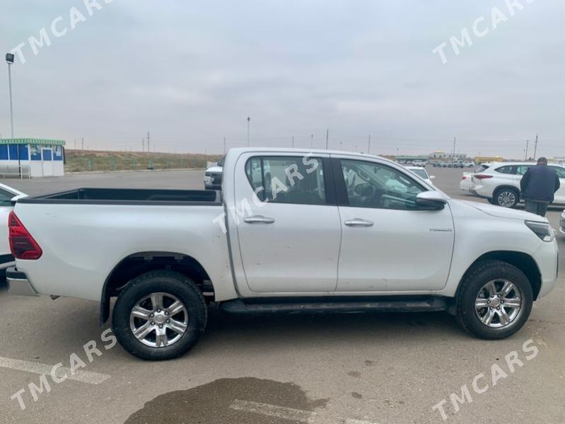 Toyota Hilux 2024 - 705 000 TMT - Aşgabat - img 5