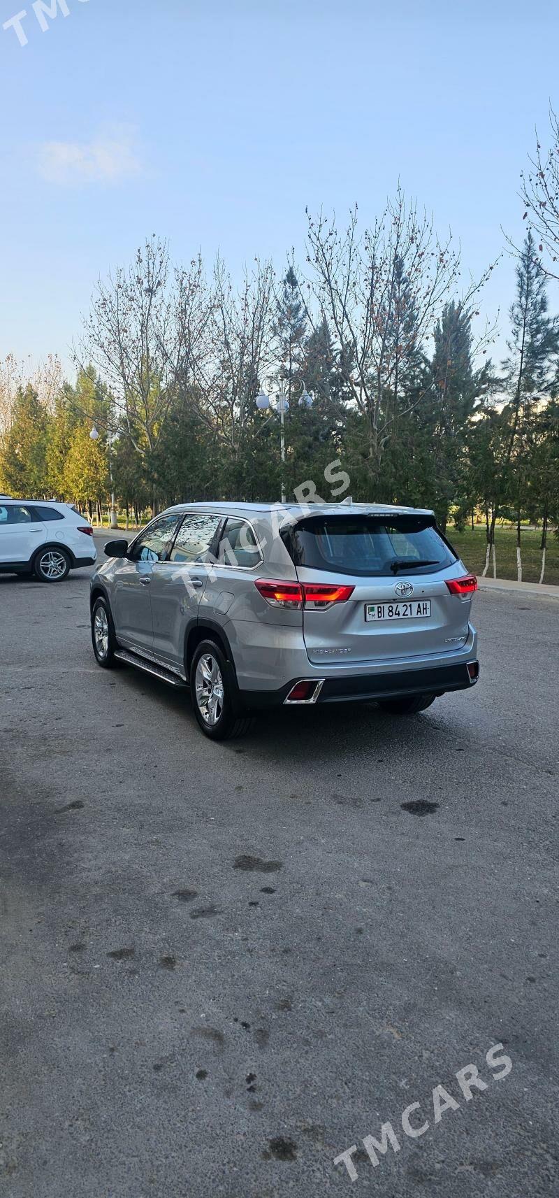 Toyota Highlander 2018 - 420 000 TMT - Aşgabat - img 4