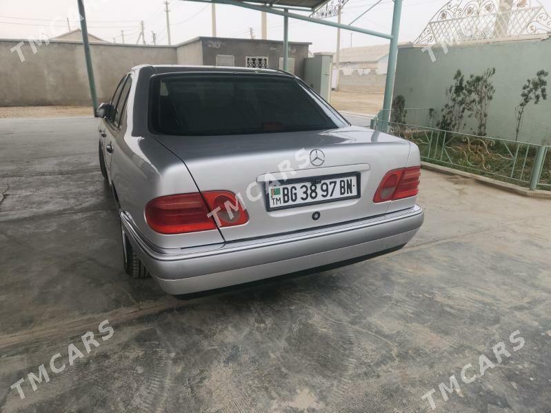 Mercedes-Benz E320 1996 - 75 000 TMT - Gumdag - img 4