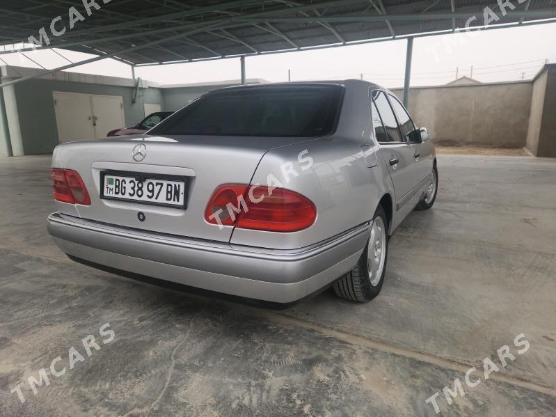 Mercedes-Benz E320 1996 - 75 000 TMT - Gumdag - img 3