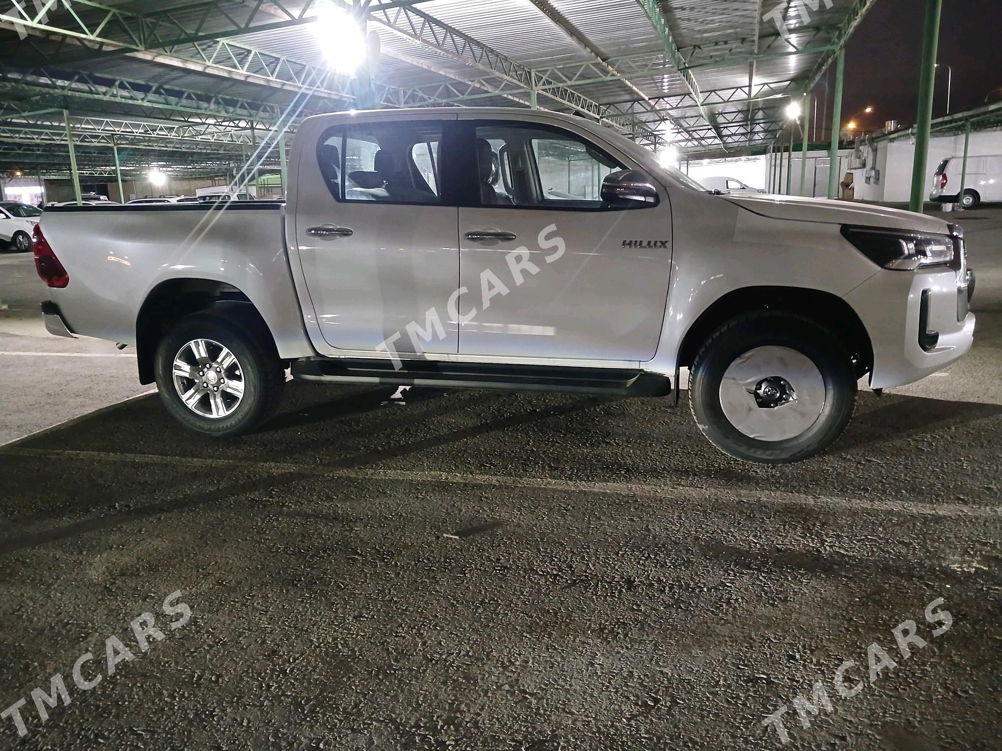 Toyota Hilux 2024 - 688 000 TMT - Aşgabat - img 3