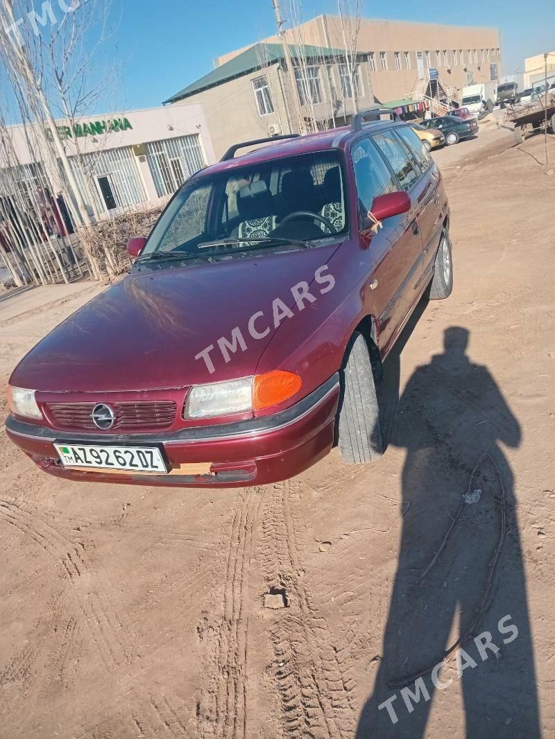 Opel Astra 1995 - 40 000 TMT - Гурбансолтан Едже - img 9