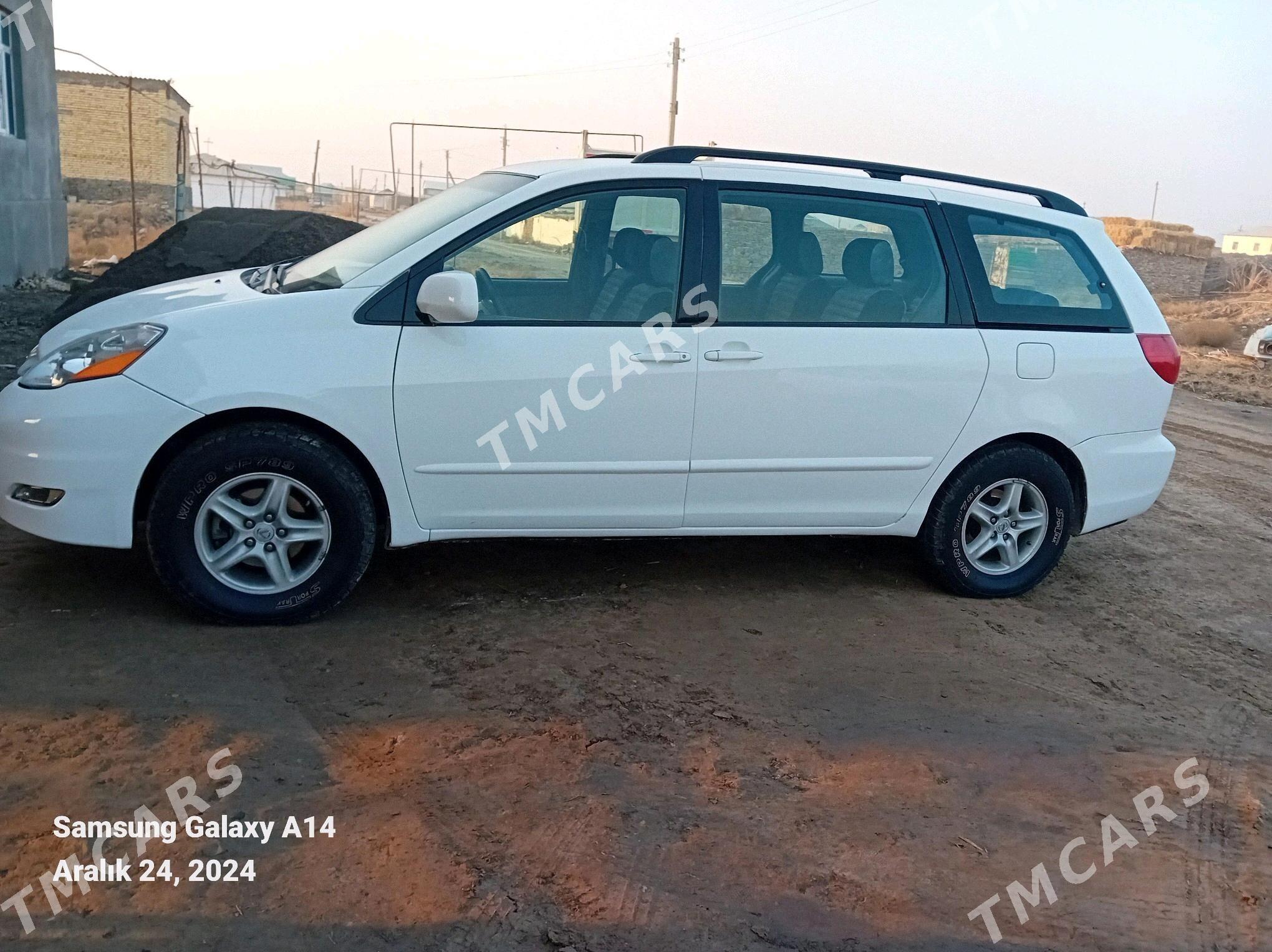 Toyota Sienna 2005 - 180 000 TMT - Köýtendag - img 2