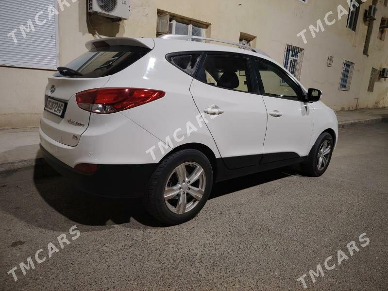 Hyundai Tucson 2010 - 170 000 TMT - Ашхабад - img 3