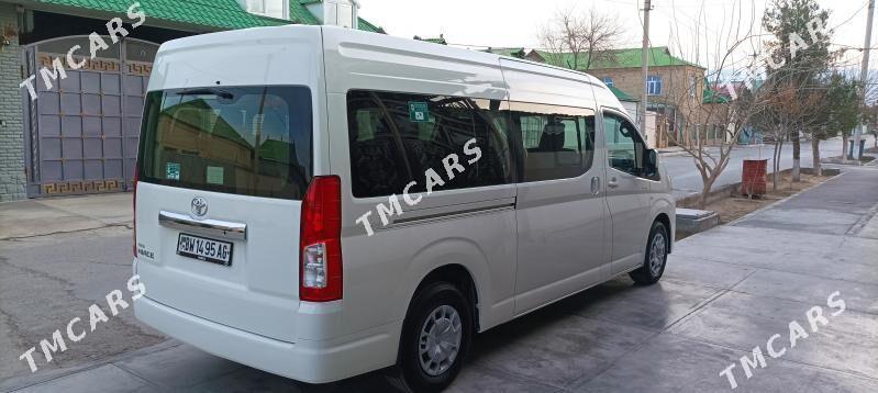 Toyota Hiace 2019 - 590 000 TMT - Бузмеин - img 4