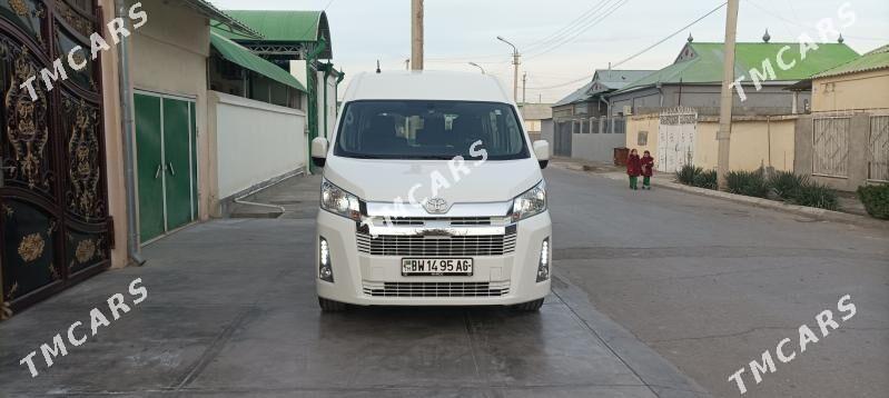 Toyota Hiace 2019 - 590 000 TMT - Бузмеин - img 9