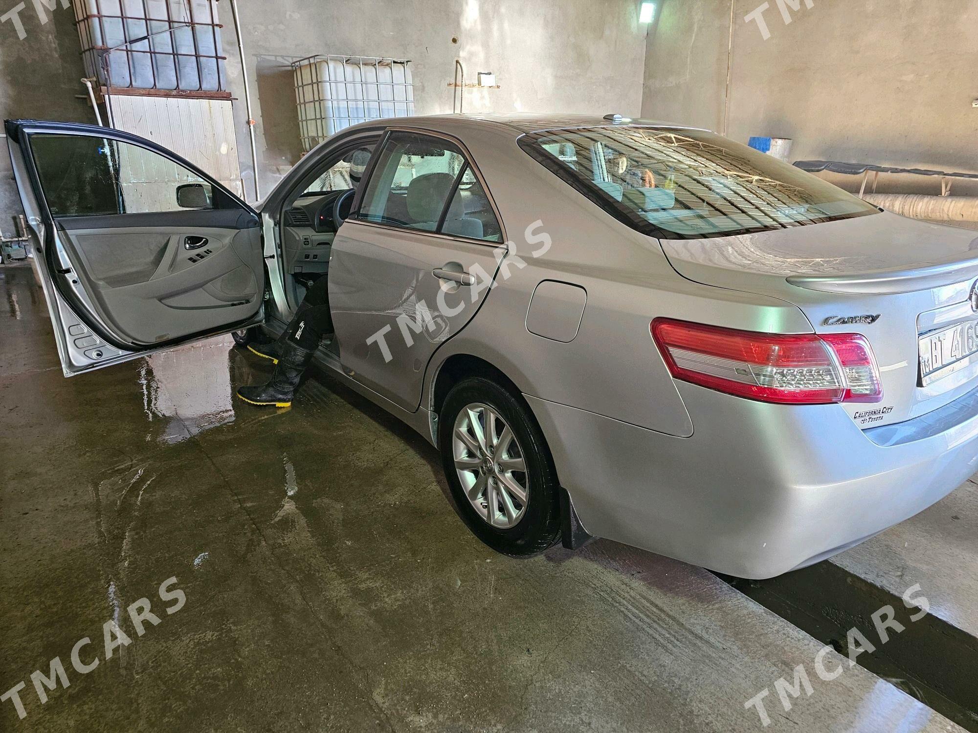 Toyota Camry 2010 - 174 000 TMT - Гурбансолтан Едже - img 3