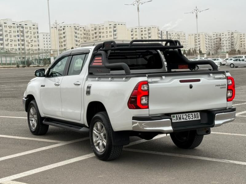 Toyota Hilux 2023 - 540 000 TMT - Ашхабад - img 2