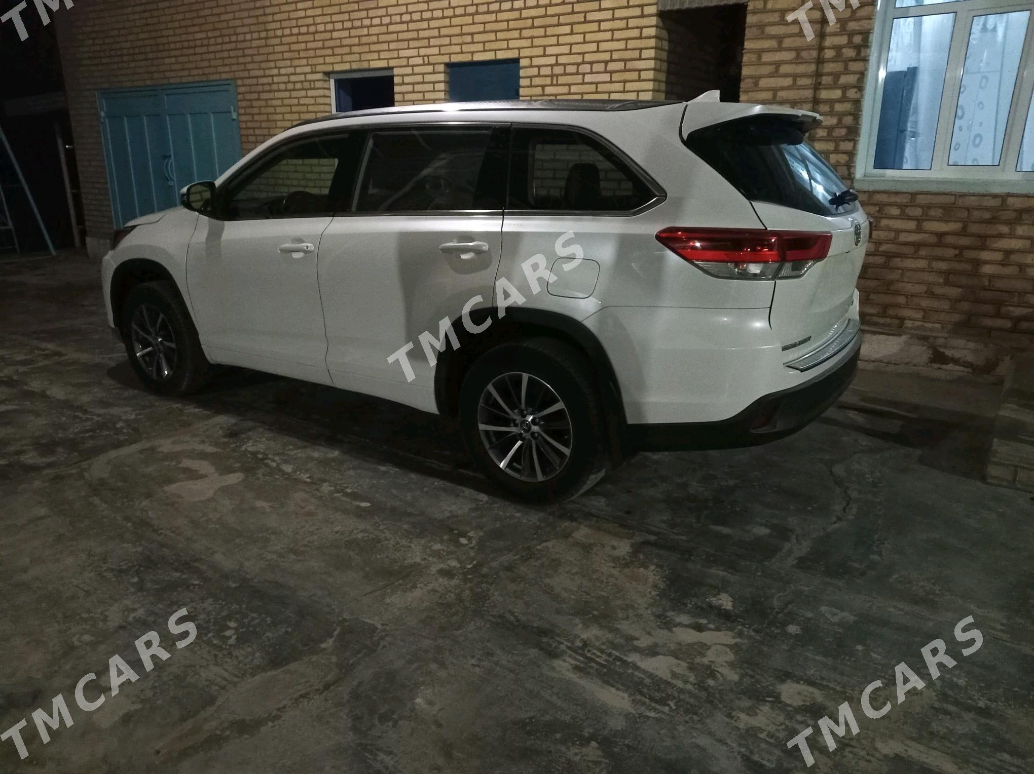 Toyota Highlander 2019 - 388 000 TMT - Мары - img 2