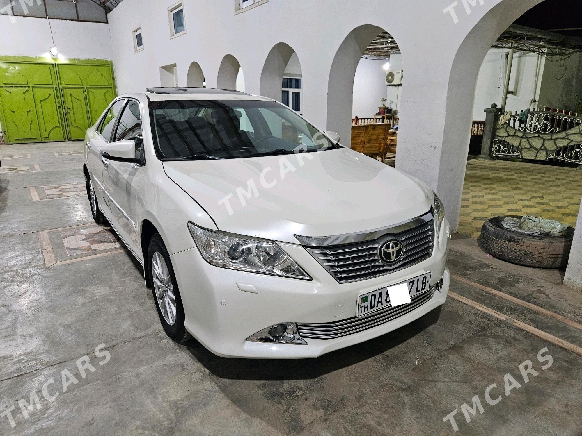 Toyota Camry 2013 - 250 000 TMT - Саят - img 4