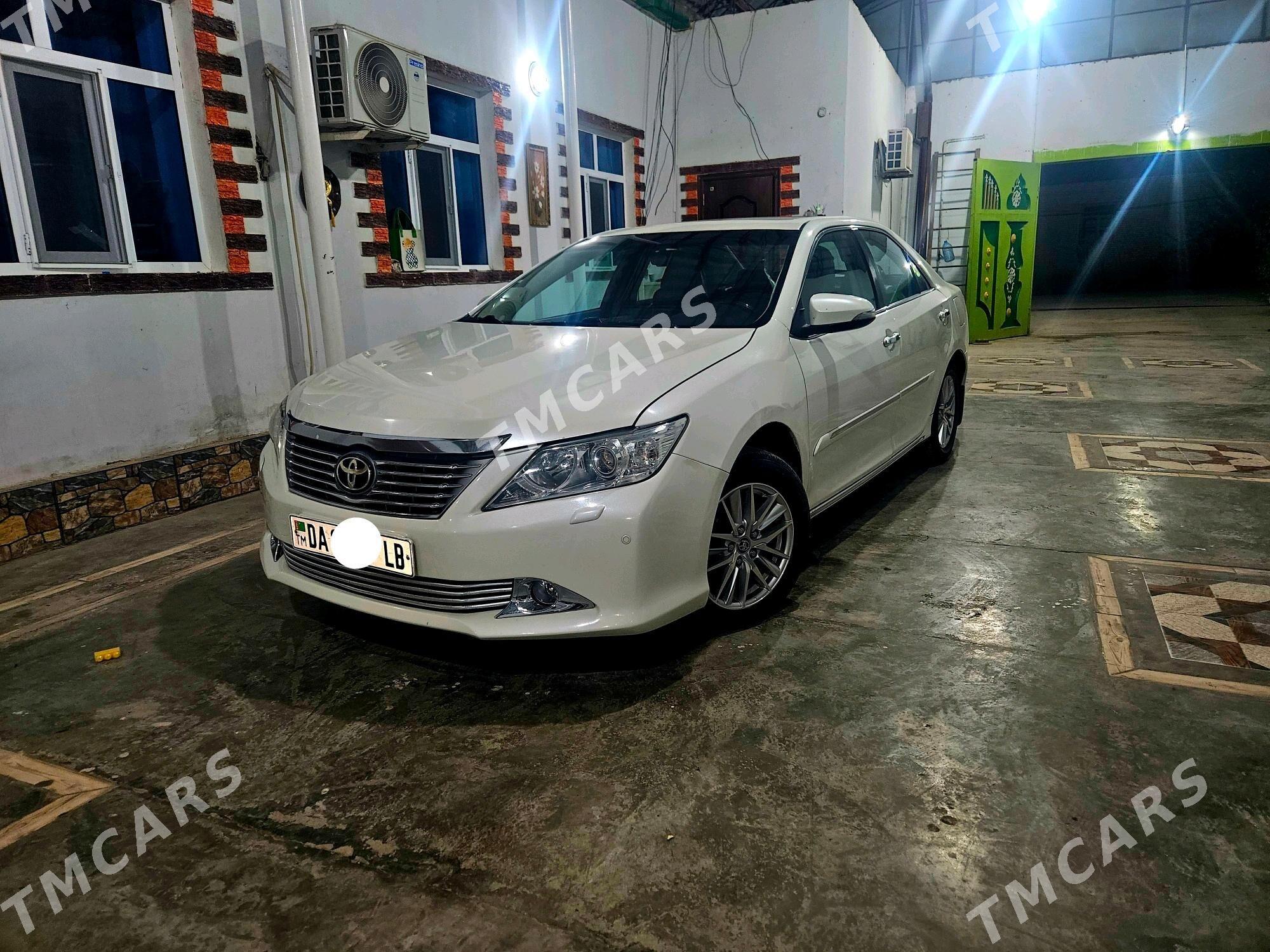 Toyota Camry 2013 - 250 000 TMT - Саят - img 5