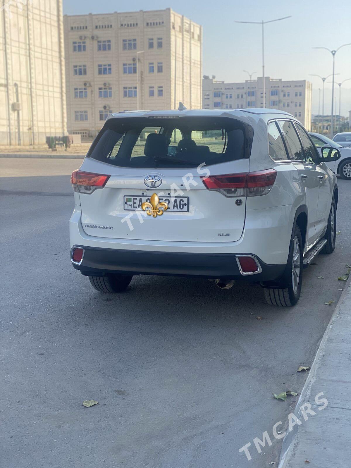 Toyota Highlander 2018 - 370 000 TMT - Aşgabat - img 2