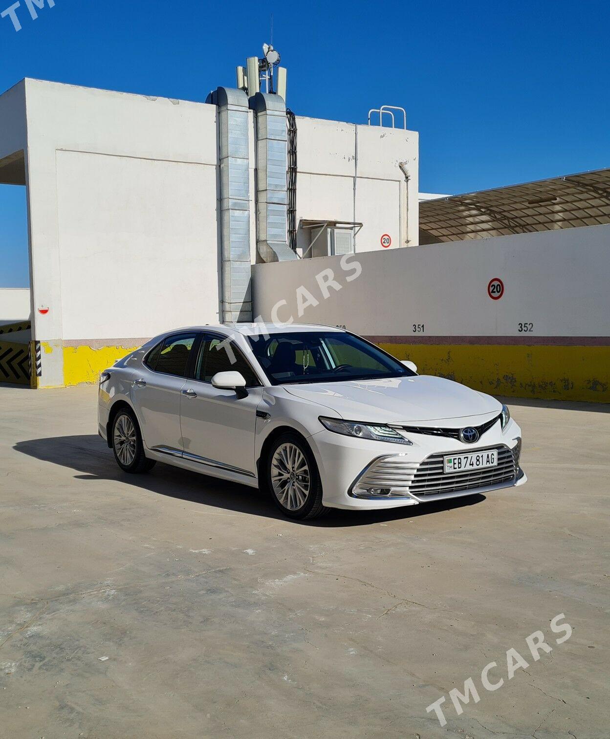 Toyota Camry 2021 - 335 000 TMT - Hitrowka - img 3