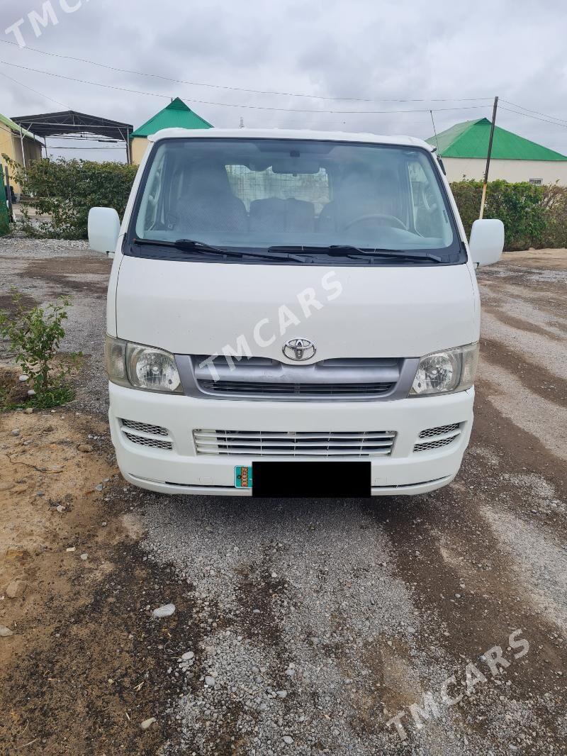 Toyota Hiace 2006 - 260 000 TMT - Бедев - img 2