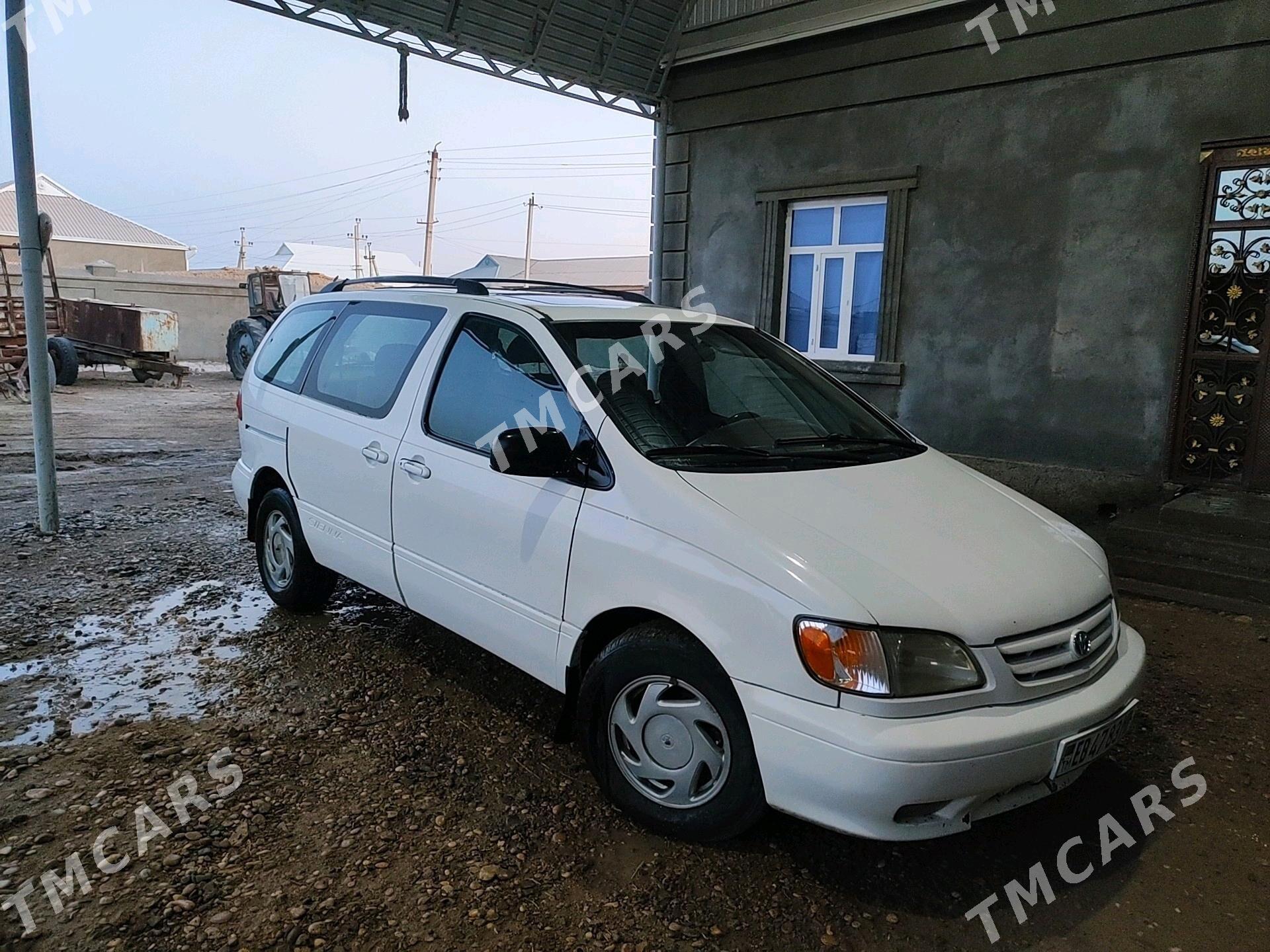 Toyota Sienna 2002 - 110 000 TMT - Baýramaly - img 2