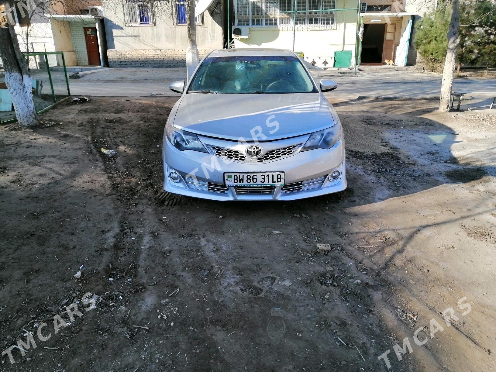 Toyota Camry 2014 - 200 000 TMT - Туркменабат - img 2