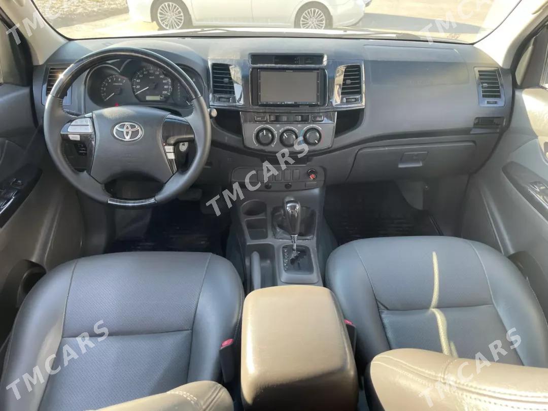 Toyota Hilux 2014 - 340 000 TMT - Мары - img 4