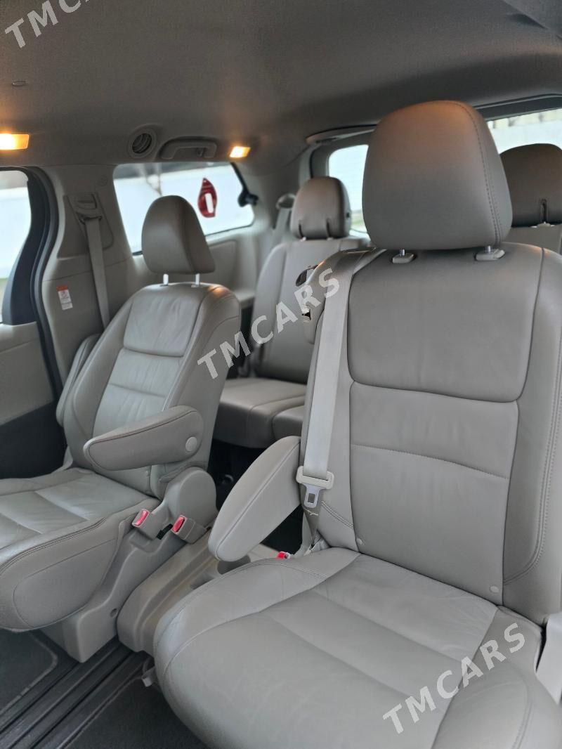 Toyota Sienna 2019 - 545 000 TMT - Aşgabat - img 6