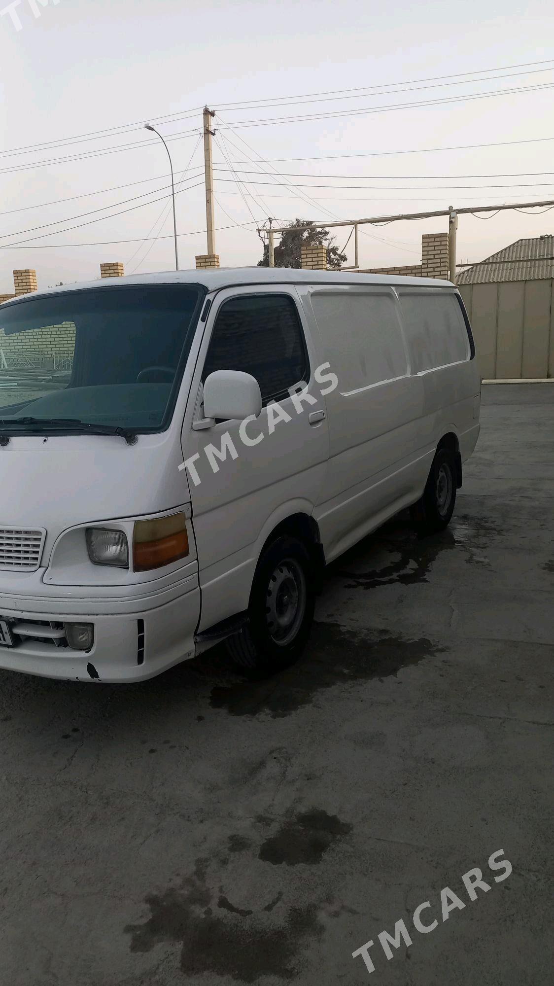 Toyota Hiace 2004 - 105 000 TMT - Bäherden - img 2