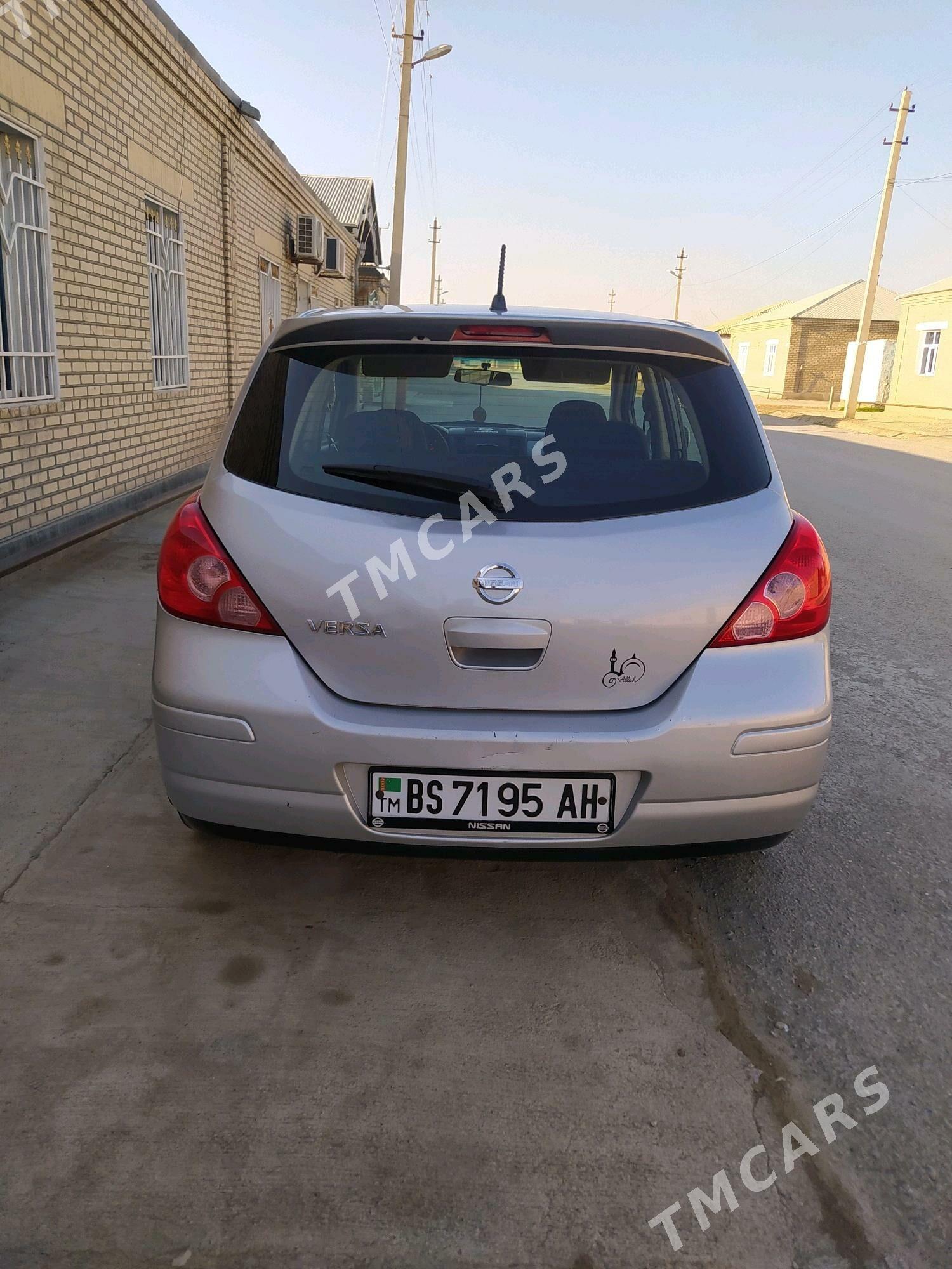 Nissan Versa 2010 - 93 000 TMT - Бахарден - img 4