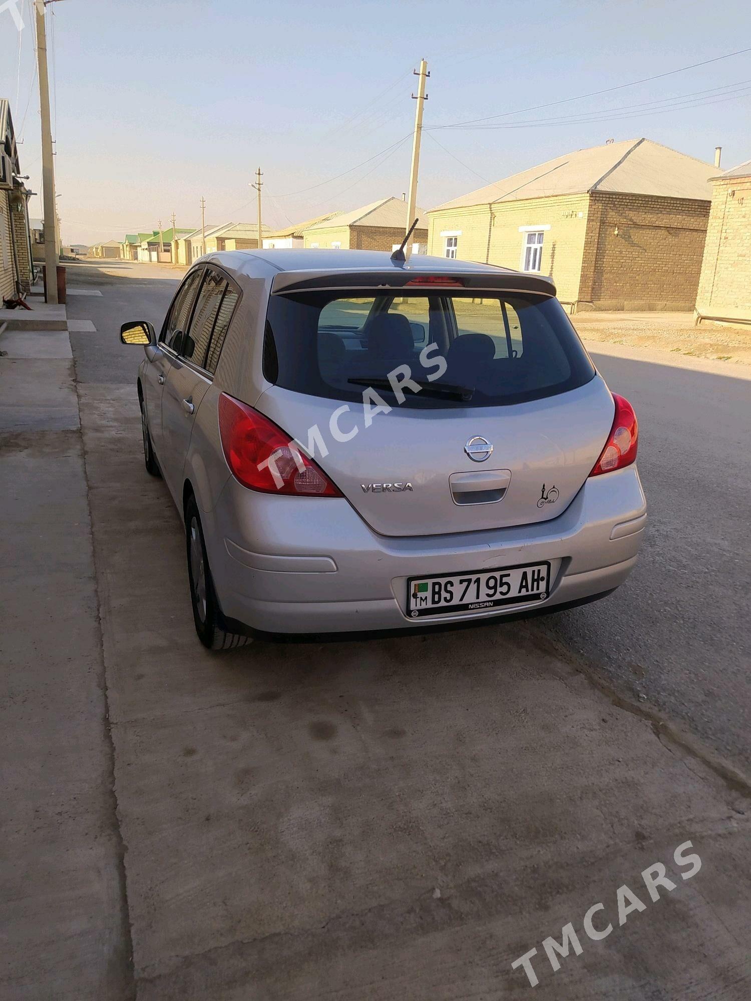 Nissan Versa 2010 - 93 000 TMT - Бахарден - img 5