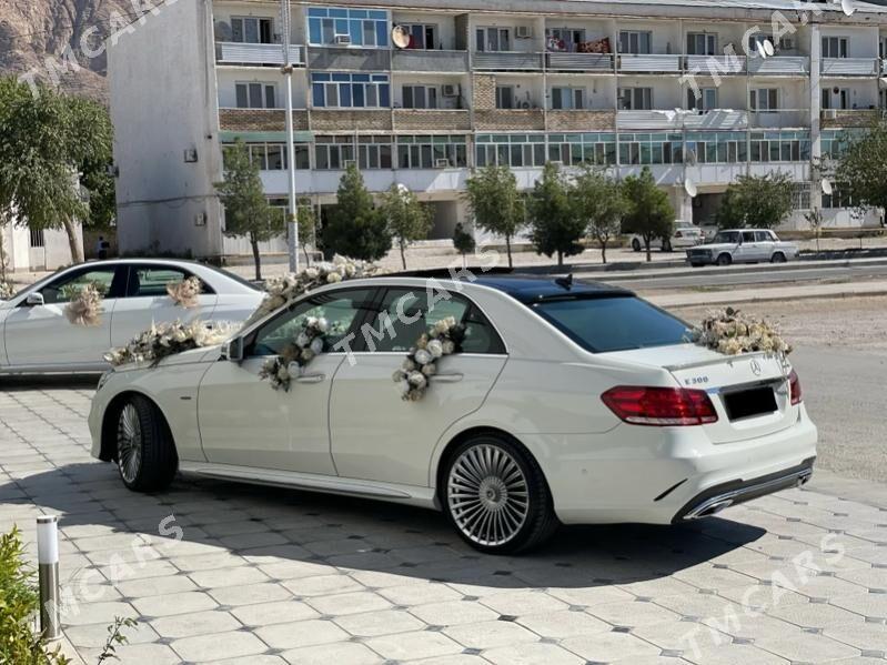 Mercedes-Benz E300 2010 - 450 000 TMT - Балканабат - img 4