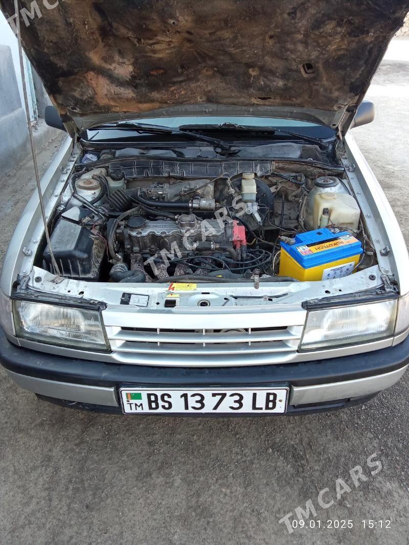 Opel Vectra 1990 - 30 000 TMT - Койтендаг - img 3