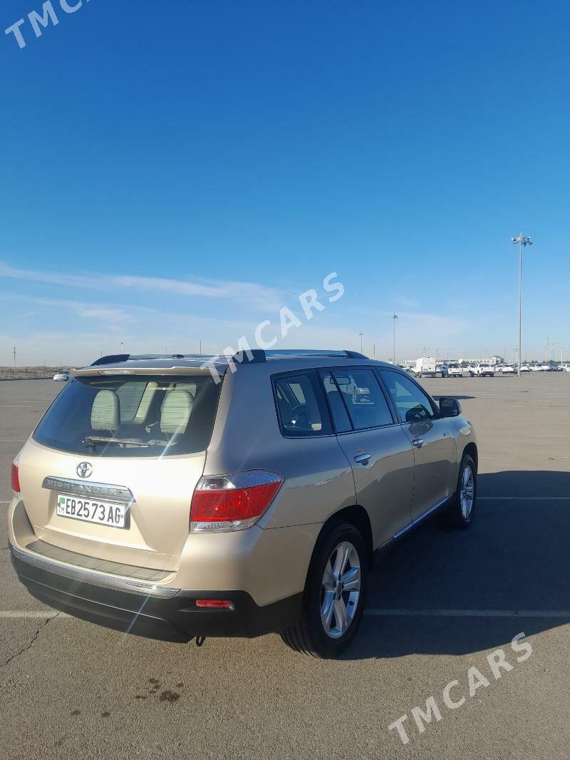 Toyota Highlander 2022 - 290 000 TMT - Aşgabat - img 2