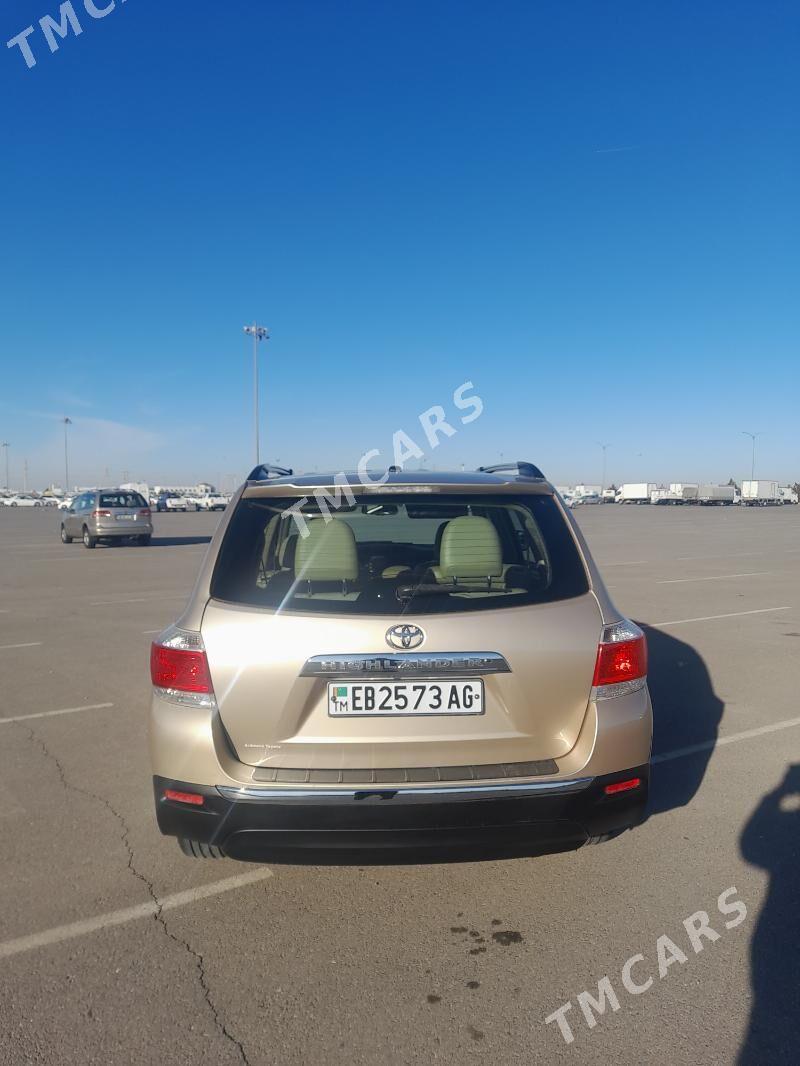 Toyota Highlander 2022 - 290 000 TMT - Aşgabat - img 3