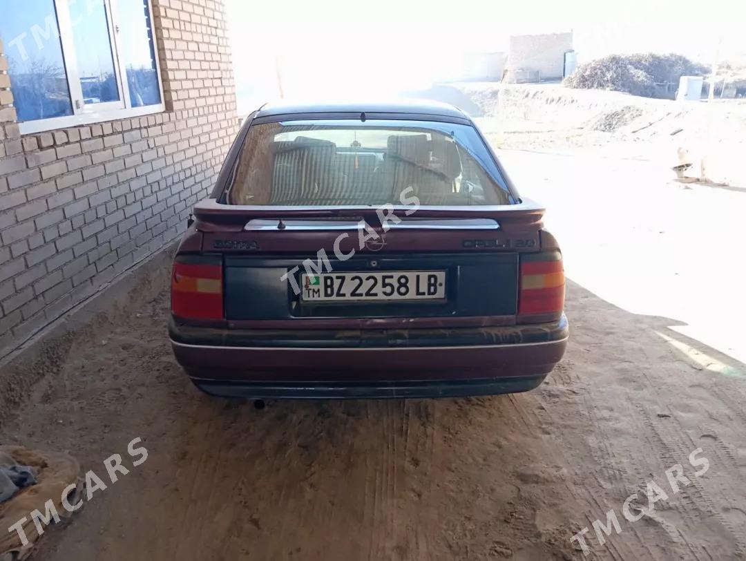 Opel Vectra 1994 - 32 000 TMT - Фарап - img 2