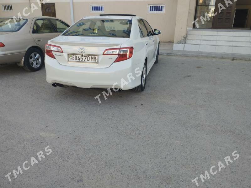 Toyota Camry 2013 - 230 000 TMT - Мары - img 4