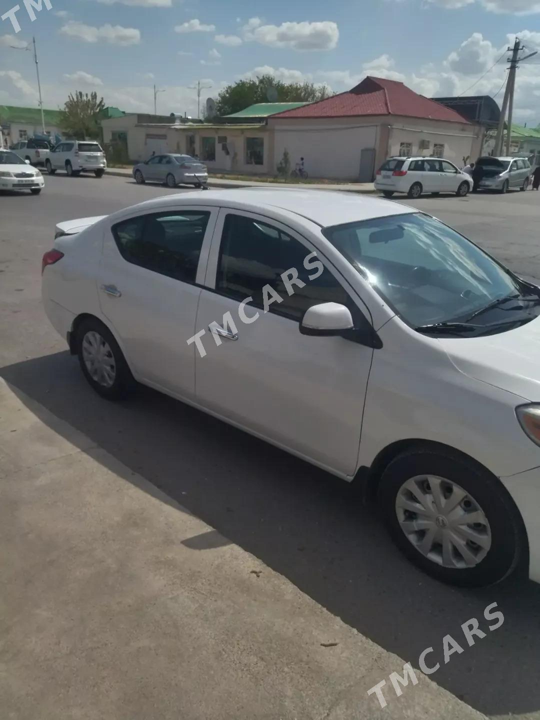 Nissan Versa 2012 - 100 000 TMT - Хитровка - img 2