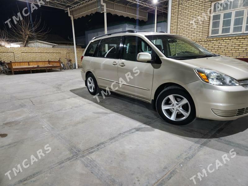 Toyota Sienna 2005 - 210 000 TMT - Мары - img 5