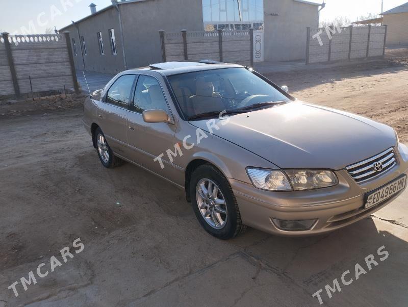 Toyota Camry 2000 - 150 000 TMT - Baýramaly - img 2