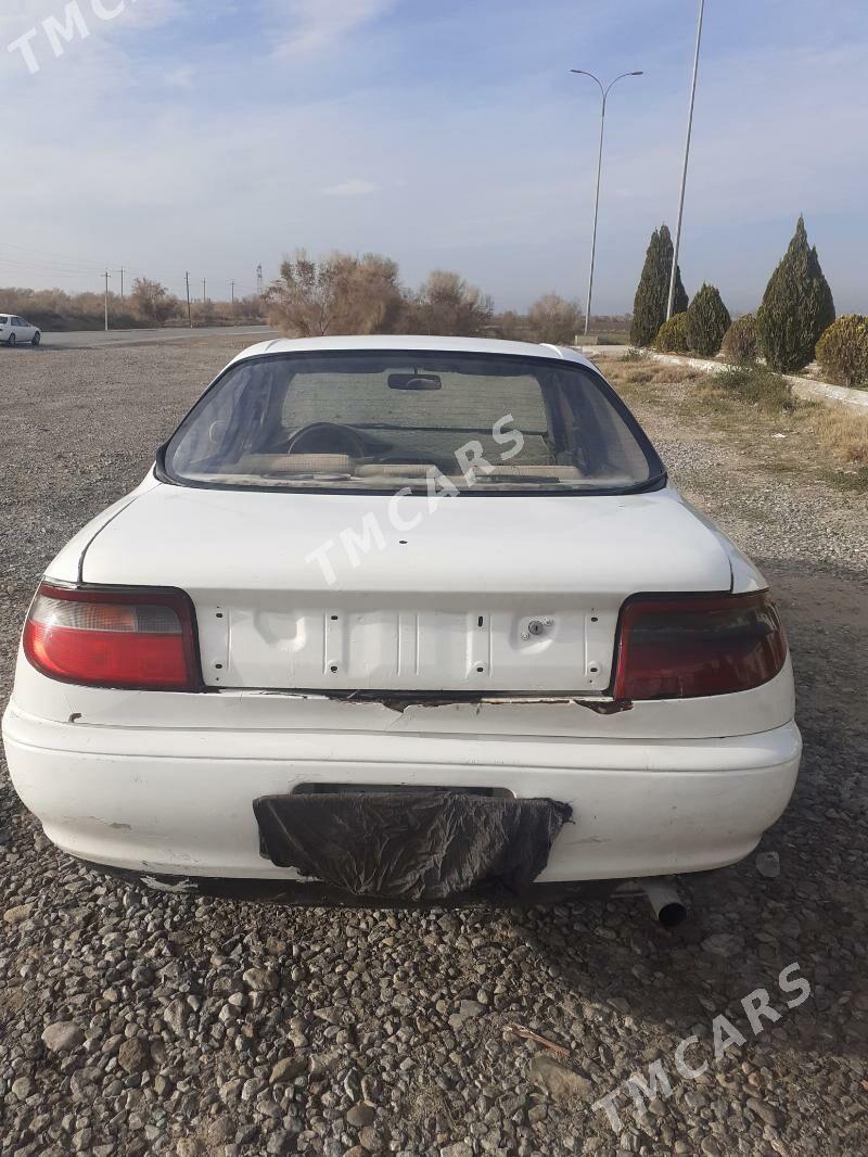 Toyota Carina 1994 - 35 000 TMT - Halaç - img 3