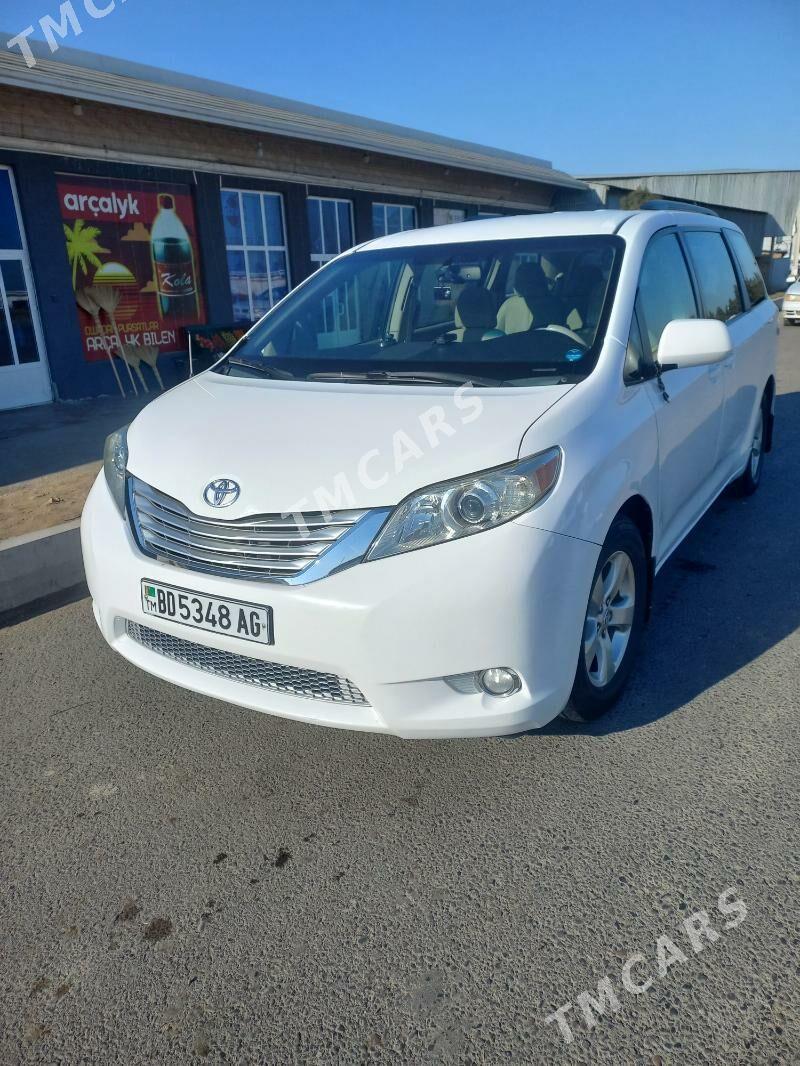 Toyota Sienna 2013 - 265 000 TMT - ул. Советская (Гарашсызлык шаёлы) - img 2