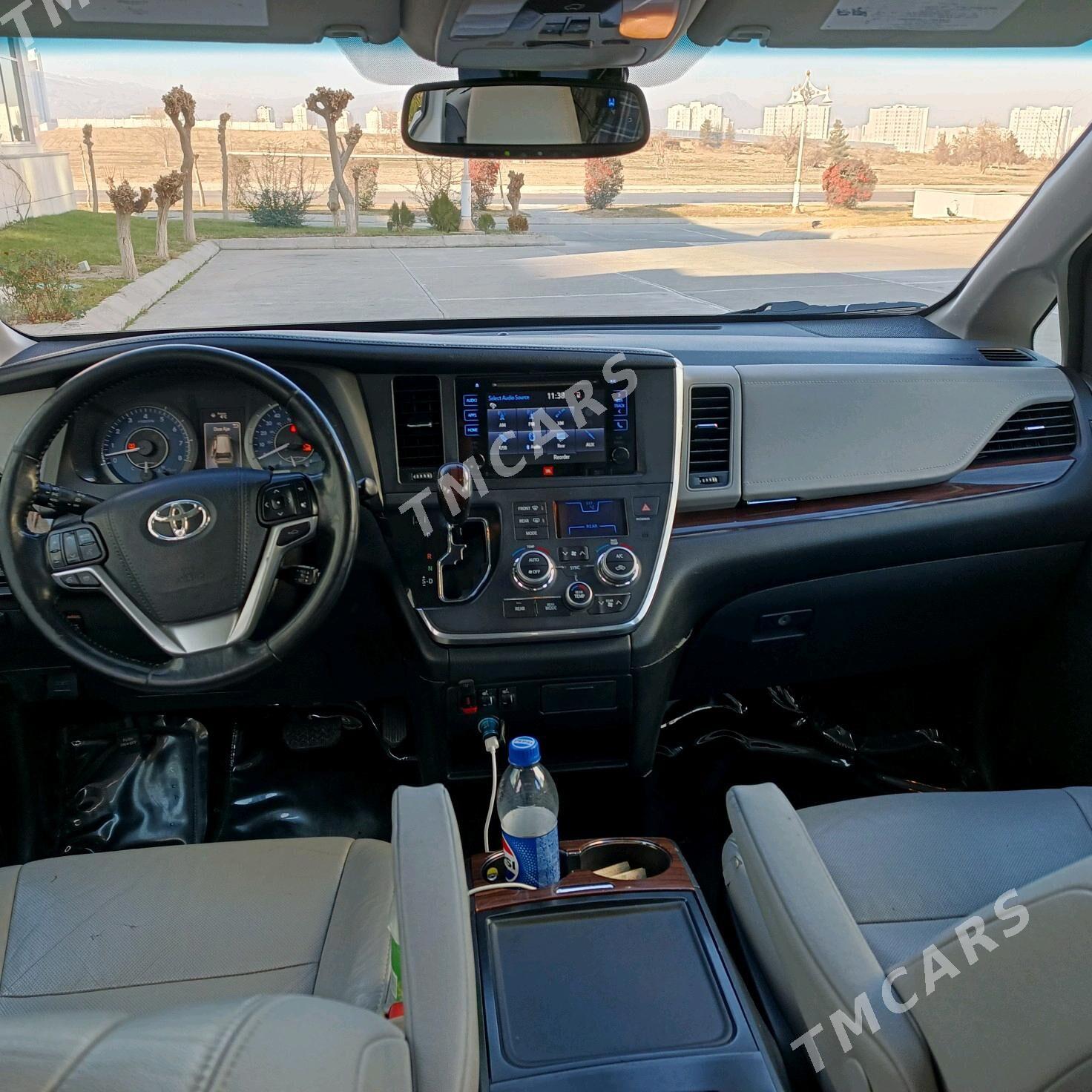 Toyota Sienna 2018 - 368 000 TMT - Aşgabat - img 6