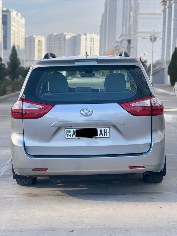 Toyota Sienna 2018 - 330 000 TMT - Aşgabat - img 6