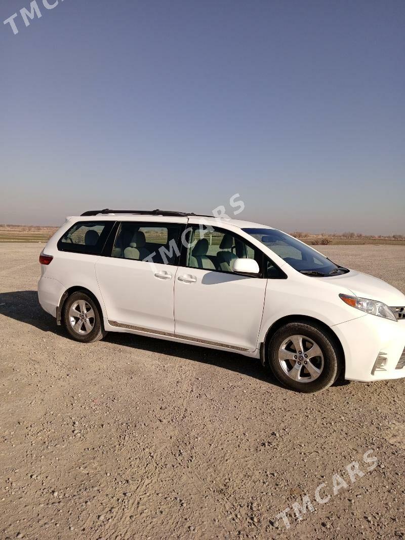 Toyota Sienna 2020 - 380 000 TMT - Halaç - img 6