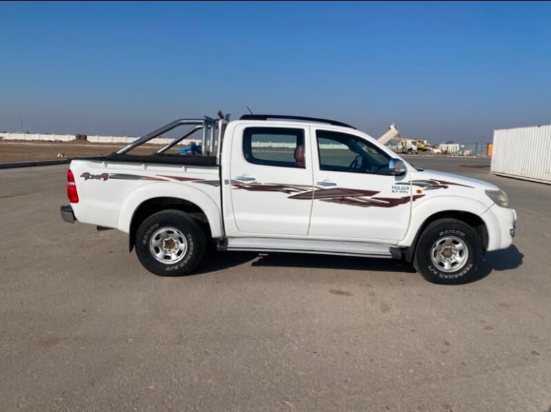 Toyota Hilux 2013 - 350 000 TMT - Керки - img 3