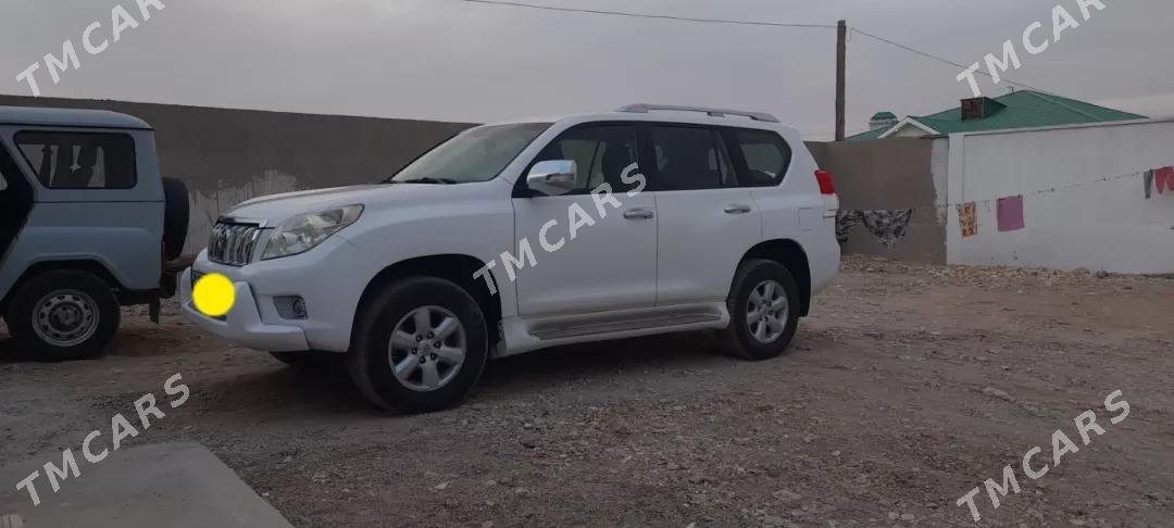 Toyota Land Cruiser Prado 2010 - 497 000 TMT - Балканабат - img 3