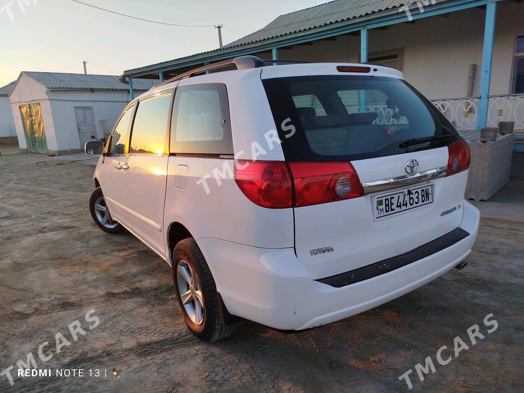 Toyota Sienna 2006 - 190 000 TMT - Esenguly - img 3