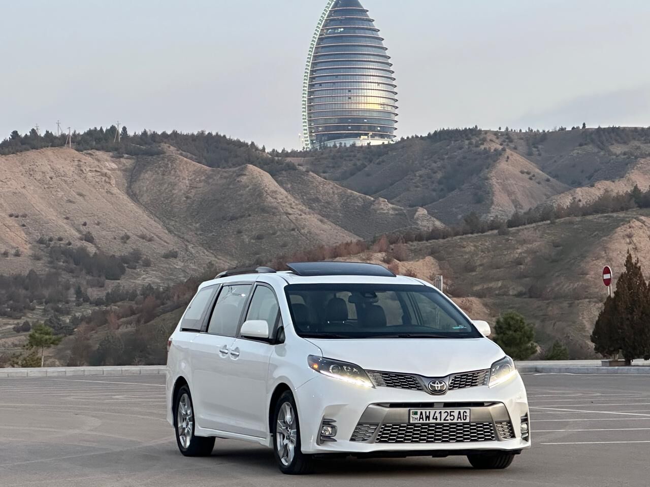 Toyota Sienna 2019 - 420 000 TMT - Ашхабад - img 5