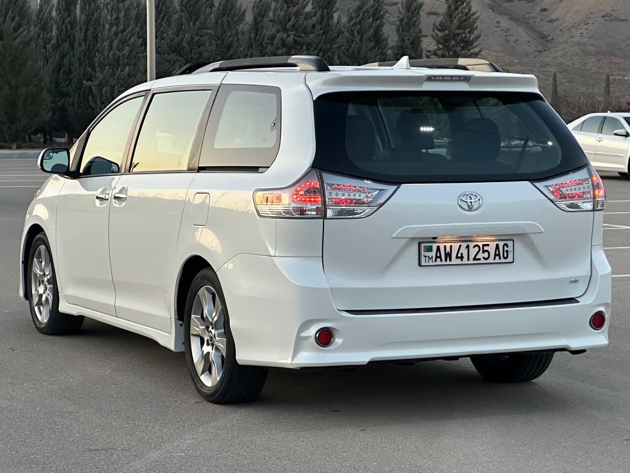 Toyota Sienna 2019 - 420 000 TMT - Ашхабад - img 3