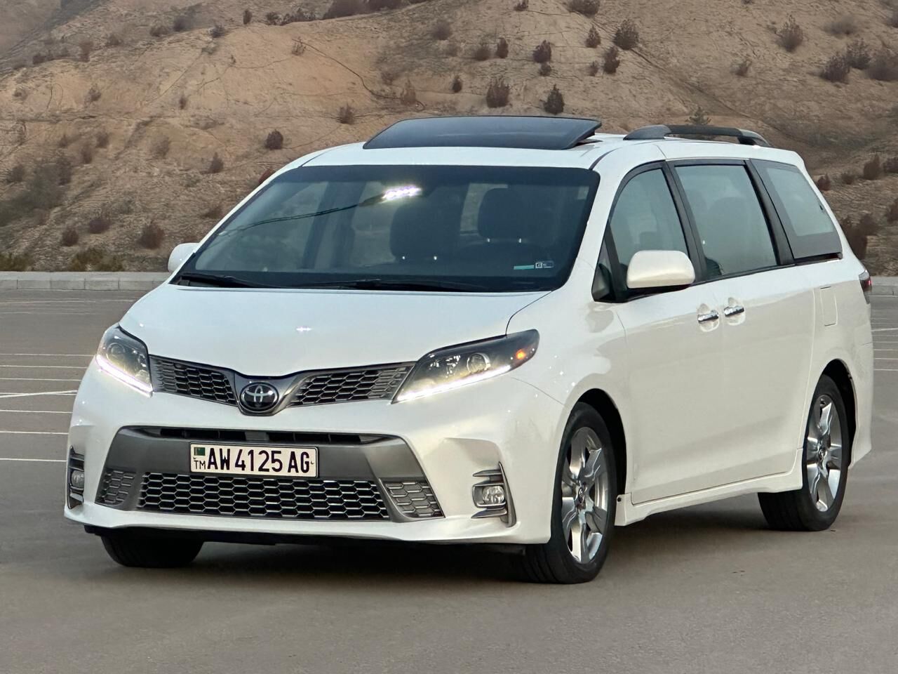 Toyota Sienna 2019 - 420 000 TMT - Ашхабад - img 2