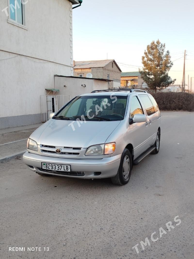 Toyota Sienna 2000 - 135 000 TMT - Туркменабат - img 3