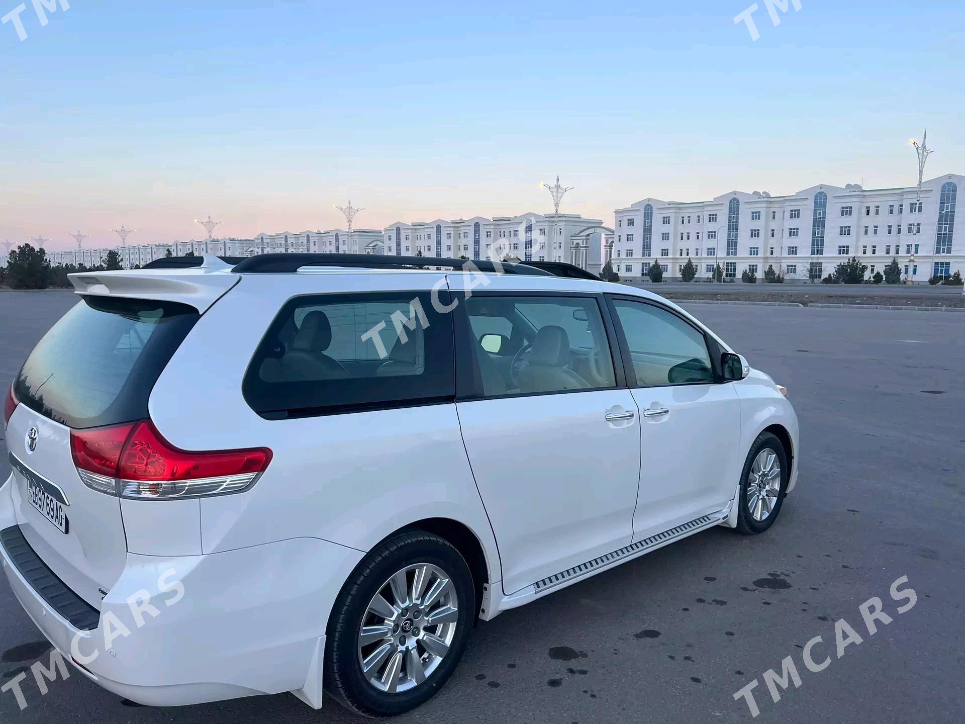 Toyota Sienna 2014 - 390 000 TMT - Aşgabat - img 3