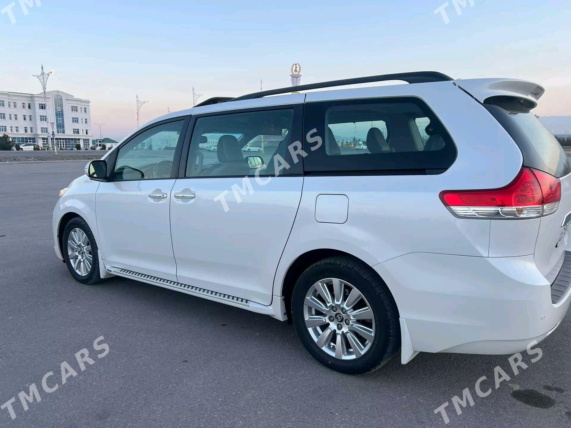 Toyota Sienna 2014 - 390 000 TMT - Aşgabat - img 2