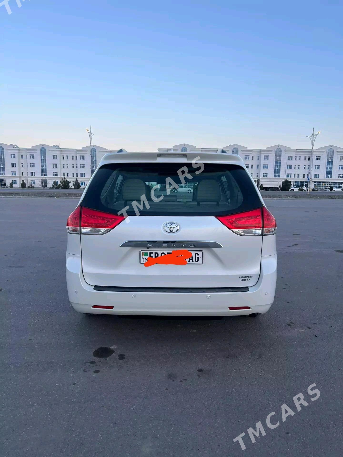 Toyota Sienna 2014 - 390 000 TMT - Aşgabat - img 7